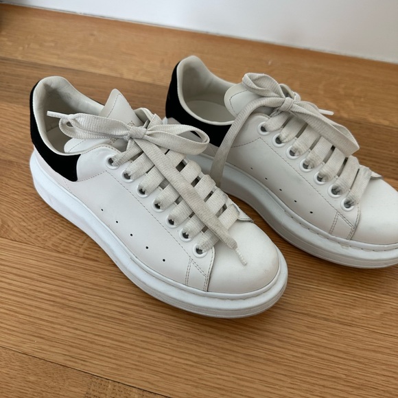 Alexander McQueen sneakers - Picture 2 of 5